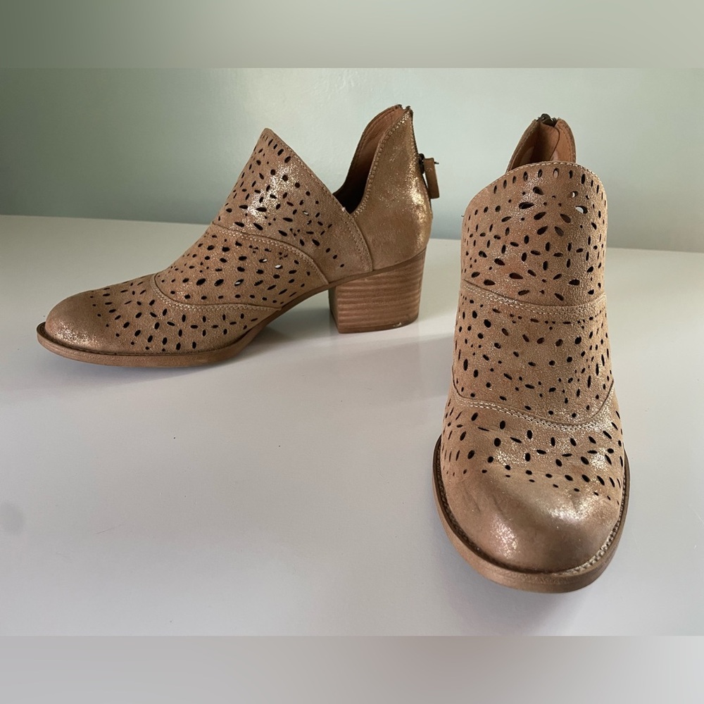 Sofft Wyoming Anthracite Ankle Leather Bootie Laser Cut Size 10 M Tan Glitter